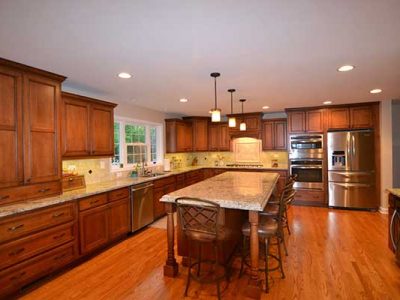 Custom Cabinetry & Granite Countertops Installation Service